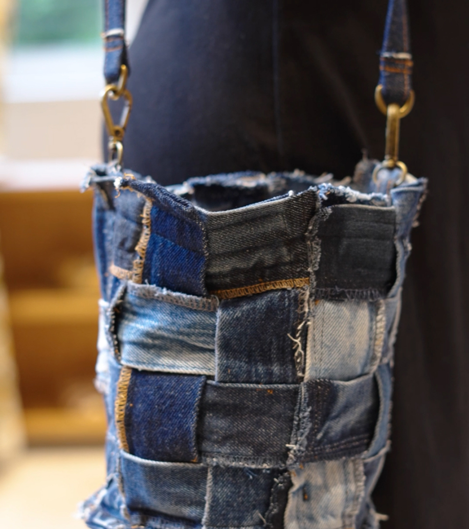Bolsa de upcycling em jeans